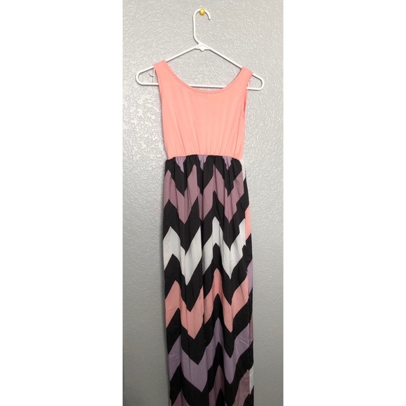 🆕Long Maxi Dress 👗 - Picture 2 of 8